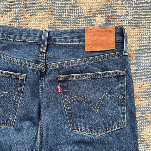 Levi's 501 Jeans in Troy Horse 27 - Picture 6 of 8